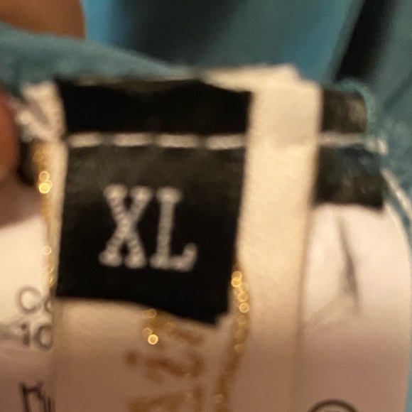 Ace by Aimee beautiful emerald green color. 1st pic accurately shows the color - Picture 4 of 5